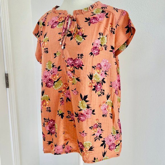 NWT Buffalo David Bitton Floral Print Flutter sleeve Tie Neck Jacquard Blouse - Picture 6 of 11